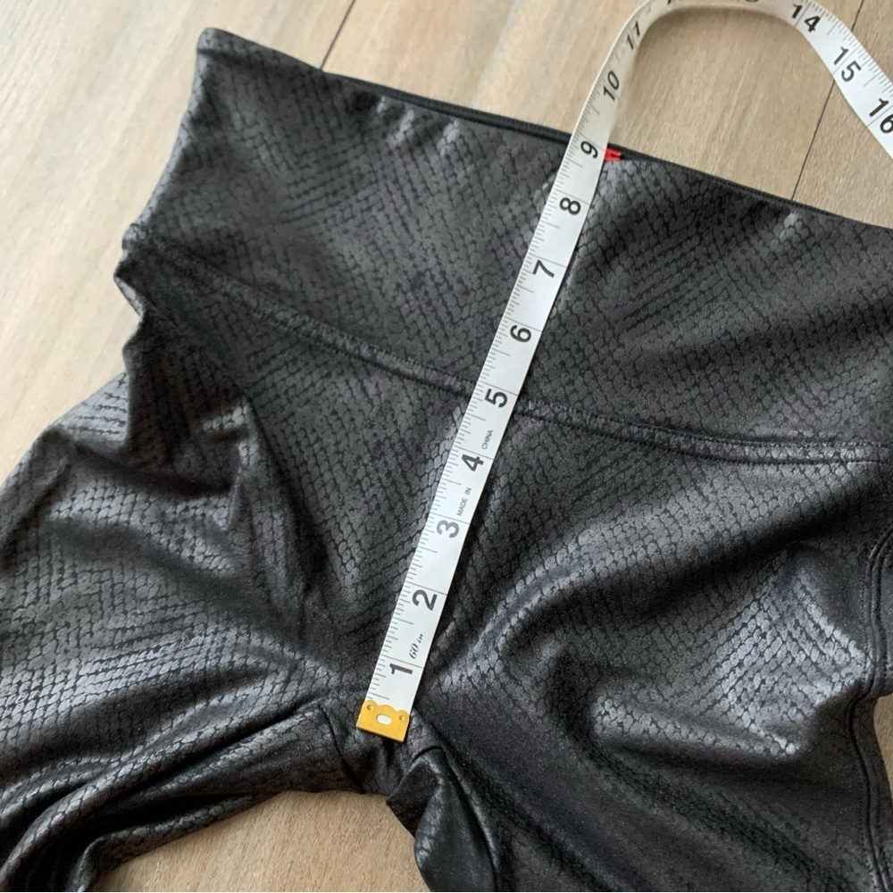 Spanx faux leather high rise biker shorts black size small - Picture 7 of 10